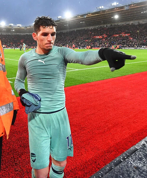Lucas Torreira's Heartfelt Gesture: Presenting His Shirt to Grateful Arsenal Fan after Southampton Victory