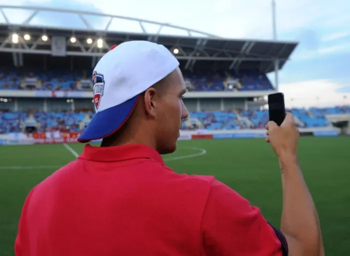 Framed Print : Lukas Podolski Discovers My Dinh National Stadium Crowd before Vietnam vs. Arsenal Match (2013) Framed Print : Lukas Podolski Discovers My Dinh National Stadium Crowd before Vietnam vs. Arsenal Match (2013)