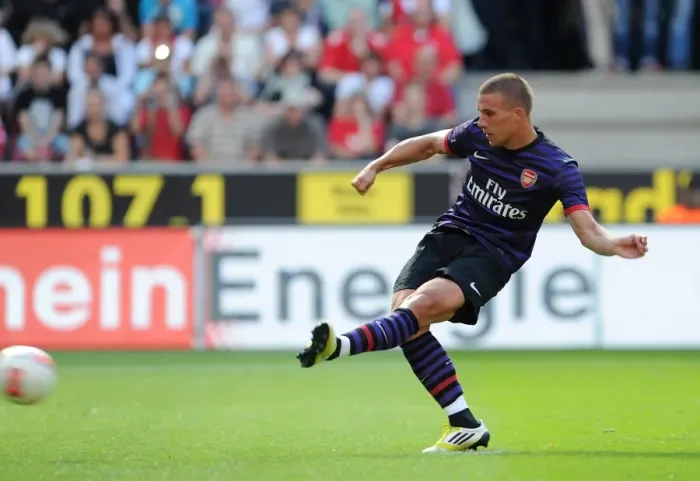 Framed Print : Lukas Podolski scores Arsenals 2nd goal from the penalty spot. Cologne 0: 4 Arsenal Framed Print : Lukas Podolski scores Arsenals 2nd goal from the penalty spot. Cologne 0: 4 Arsenal