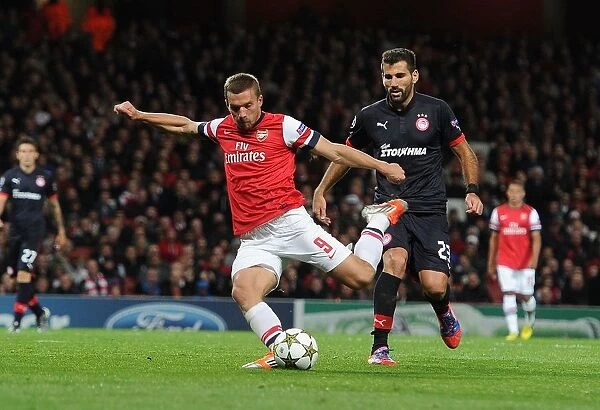 Lukas Podolski Scores the Second Goal: Arsenal FC vs Olympiacos FC, UEFA Champions League 2012