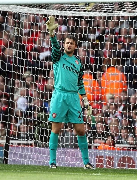 Lukasz Fabianski's Heroics Secure 1:0 Victory for Arsenal Over West Ham United in the Premier League