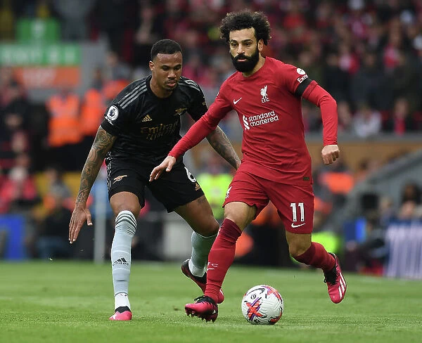 Magalhães vs. Salah: A Premier League Battle at Anfield - Liverpool vs. Arsenal, 2022-23