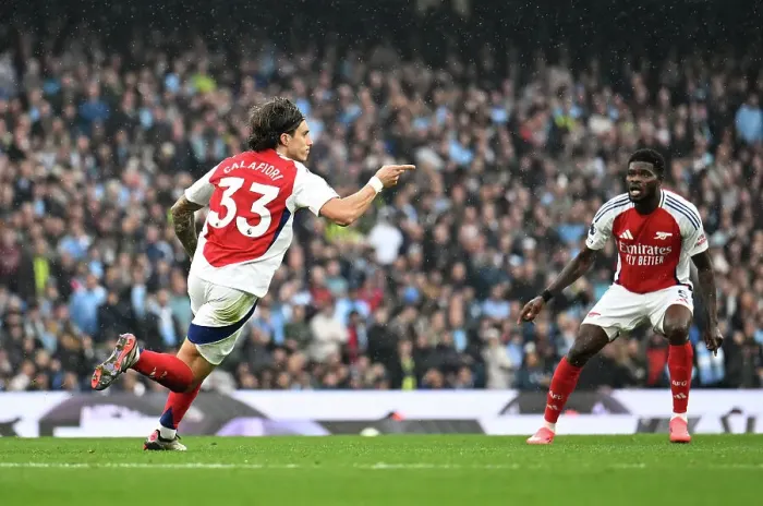 Framed Print : Manchester City FC v Arsenal FC - Premier League Framed Print : Manchester City FC v Arsenal FC - Premier League