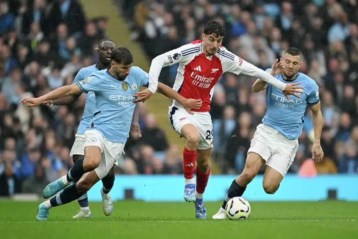 Framed Print : Manchester City FC v Arsenal FC - Premier League Framed Print : Manchester City FC v Arsenal FC - Premier League