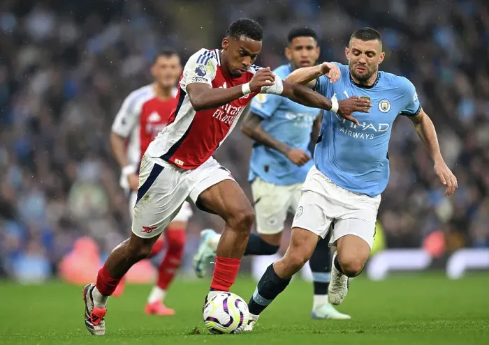 Framed Print : Manchester City FC v Arsenal FC - Premier League Framed Print : Manchester City FC v Arsenal FC - Premier League
