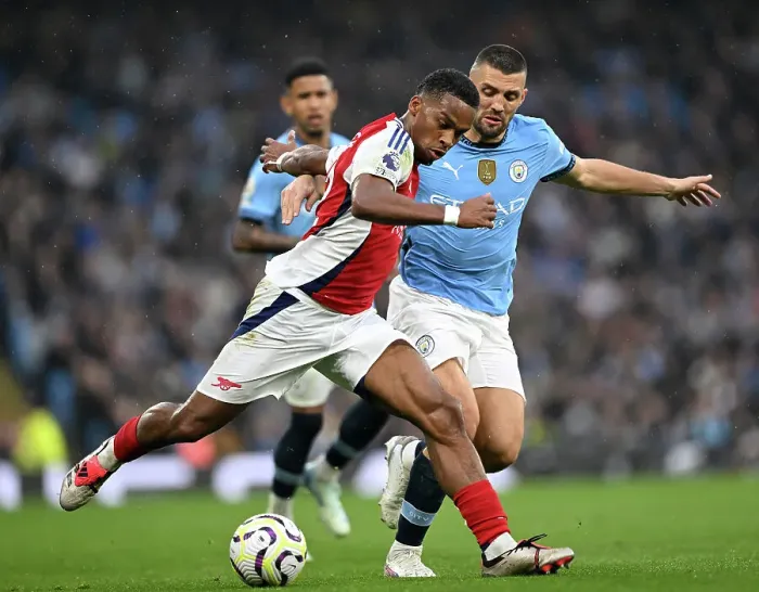 Framed Print : Manchester City FC v Arsenal FC - Premier League Framed Print : Manchester City FC v Arsenal FC - Premier League