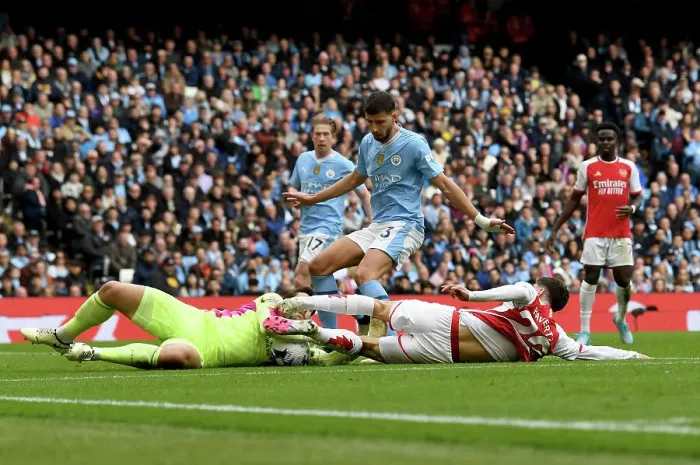 Framed Print : Manchester City v Arsenal FC - Premier League