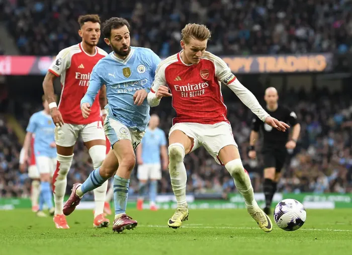 Framed Print : Manchester City v Arsenal FC - Premier League