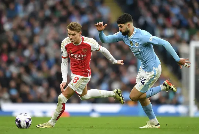 Framed Print : Manchester City v Arsenal FC - Premier League Framed Print : Manchester City v Arsenal FC - Premier League