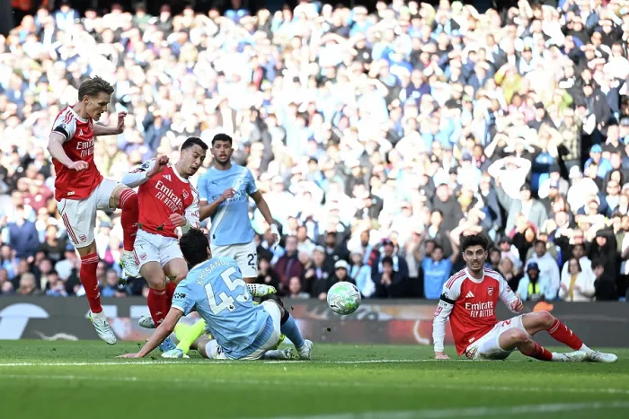 Framed Print : Manchester City v Arsenal - Premier League