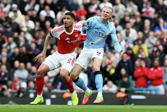 Framed Print : Manchester City v Arsenal - Premier League Framed Print : Manchester City v Arsenal - Premier League