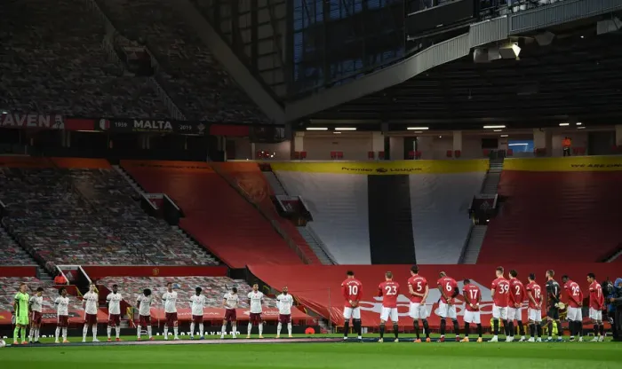 Framed Print : Manchester United vs Arsenal: Remembrance Day Tribute in Empty Old Trafford - Premier League 2020-21