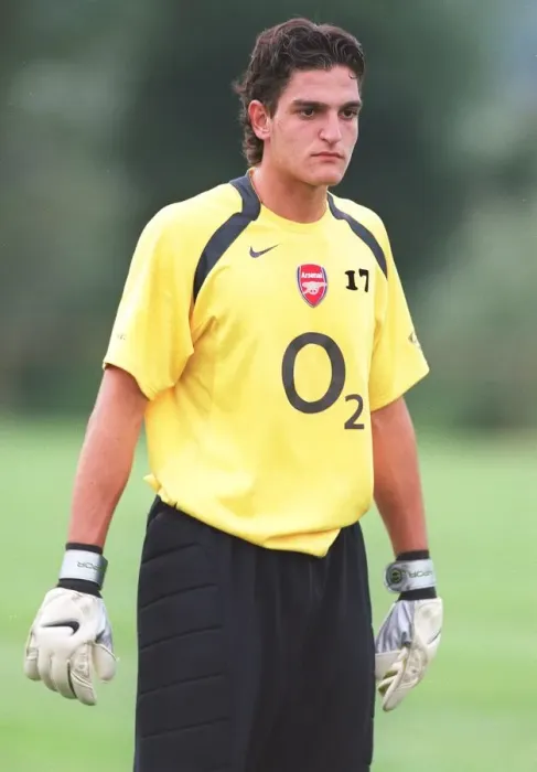Framed Print : Mannone Vito: Arsenal FC's Unyielding Guardian Framed Print : Mannone Vito: Arsenal FC's Unyielding Guardian
