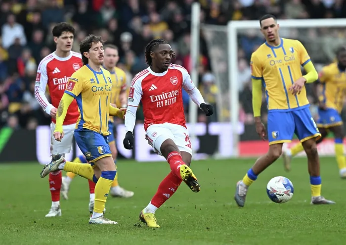 Framed Print : Mansfield Town v Arsenal - Emirates FA Cup Fifth Round