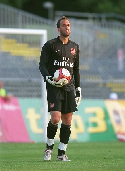 Manuel Almunia in Action: Arsenal's Victory Over SV Mattersburg (2006)