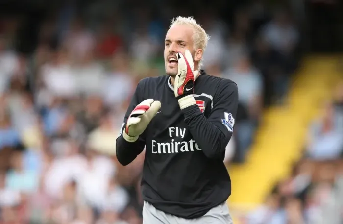Framed Print : Manuel Almunia (Arsenal). Fulham 1:0 Arsenal, Barclays Premier League, Craven Cottage, London, 23 / 8 / 2008