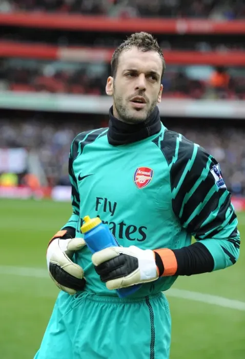 Framed Print : Manuel Almunia Saves the Day: Arsenal Edges Past Huddersfield Town in FA Cup