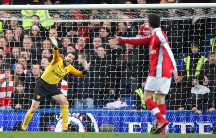 Framed Print : Manuel Almunia's Disappointing Performance: Chelsea 2-0 Arsenal, Barclays Premier League (2010)