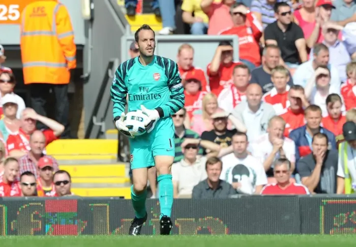 Framed Print : Manuel Almunia's Duel: Liverpool 1-1 Arsenal, Premier League 2010-11