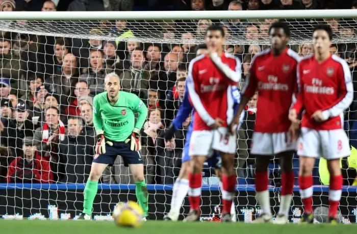 Framed Print : Manuel Almunia's Heroic Performance: Arsenal's Unforgettable 2-1 Victory Over Chelsea (November 2008)