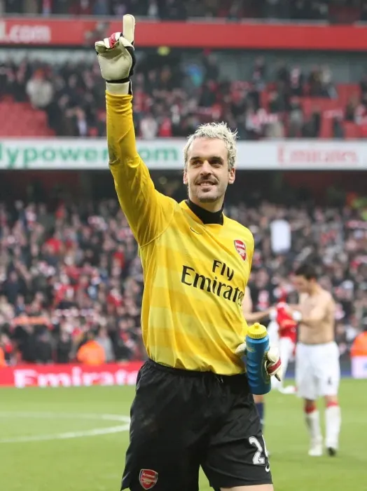 Framed Print : Manuel Almunia's Heroics: Arsenal's Thrilling 2-1 Victory Over Tottenham Hotspur (December 2007)