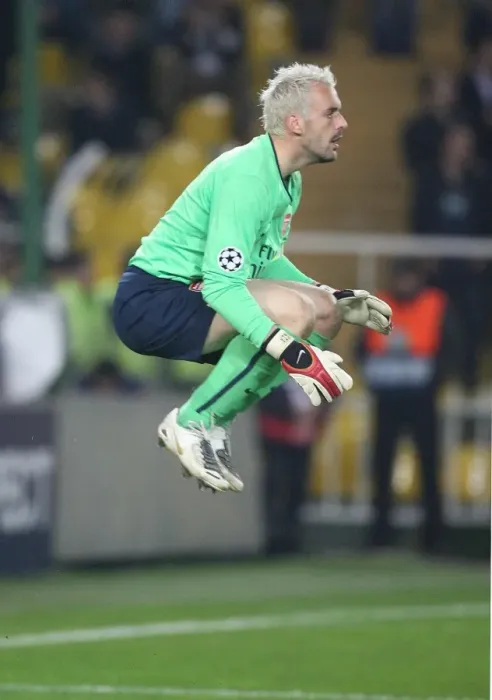Framed Print : Manuel Almunia's Night of Woe: Arsenal 2-5 Fenerbahce in Champions League Framed Print : Manuel Almunia's Night of Woe: Arsenal 2-5 Fenerbahce in Champions League