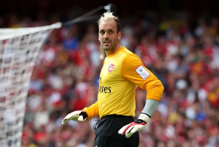 Framed Print : Manuel Almunia's Triumph: Arsenal's 3-0 Emirates Cup Victory over Rangers
