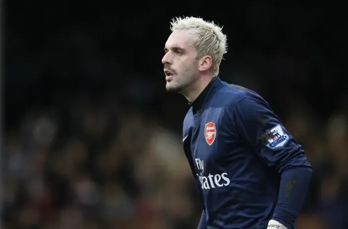 Framed Print : Manuel Almunia's Triumph: Arsenal's 3-0 Win Over Fulham at Craven Cottage (January 19, 2008)