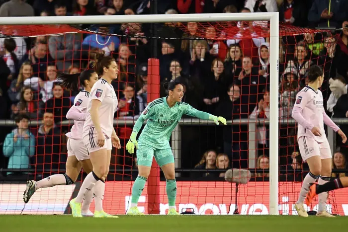 Framed Print : Manuela Zinsberger in Action: Arsenal vs Manchester United, Barclays Women's Super League