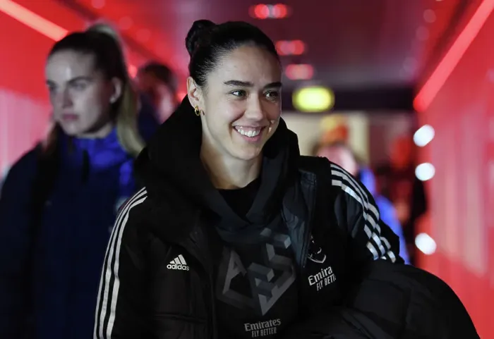 Framed Print : Manuela Zinsberger Prepares for Arsenal Women's FA WSL Clash Against Chelsea at Emirates Stadium