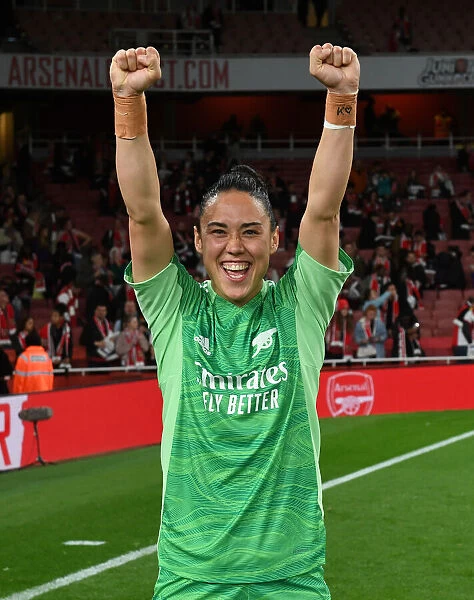 Manuela Zinsberger's Emotional Reaction: Arsenal Women Celebrate FA WSL Victory Over Tottenham Hotspur