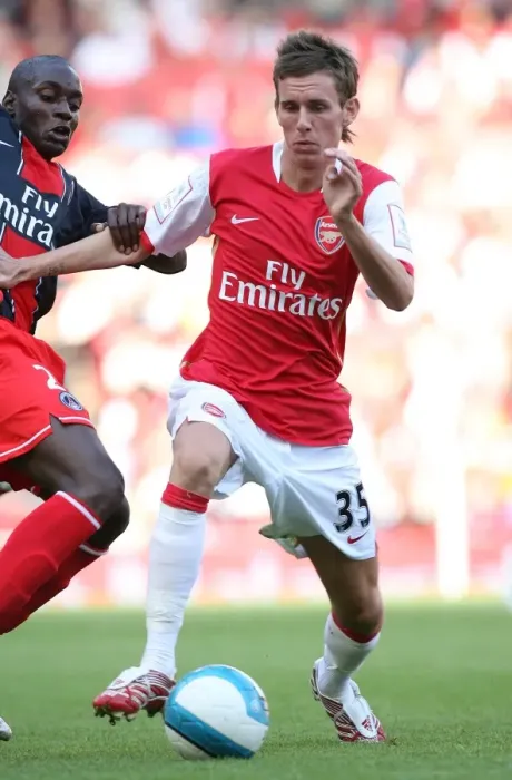 Framed Print : Mark Randall vs Granddi Ngoyi: Arsenal's Edge in the Emirates Cup Clash (2007)