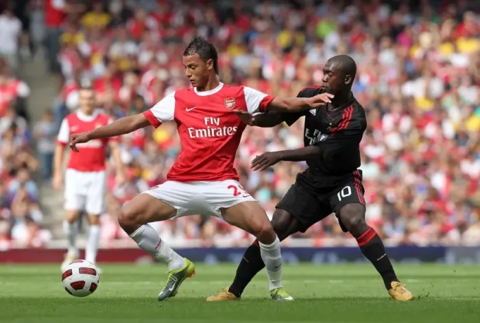 Framed Print : Marouane Chamakh (Arsenal) Clarence Seedorf (Milan). Arsenal 1: 1 AC Milan Framed Print : Marouane Chamakh (Arsenal) Clarence Seedorf (Milan). Arsenal 1: 1 AC Milan