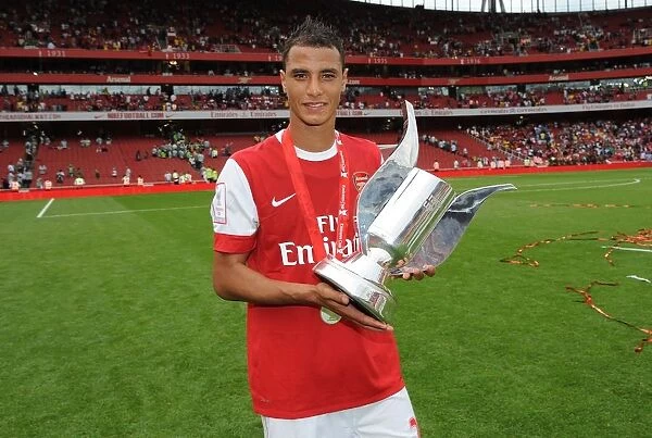 Marouane Chamakh (Arsenal) with the Emirates Cup. Arsenal 3: 2 Celtic. Emirates Cup