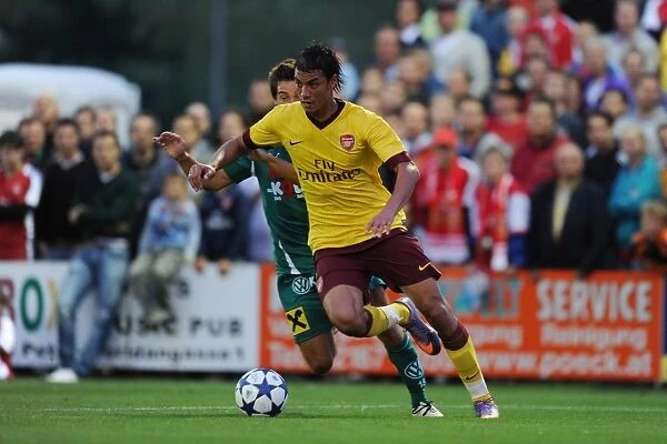 Marouane Chamakh (Arsenal) Linshalm (Neusiedl). SC Neusiedl 0:4 Arsenal