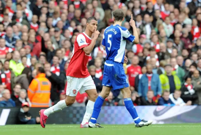 Framed Print : Marouane Chamakh (Arsenal) Roger Johnson (Birmingham). Arsenal 2: 1 Birmingham City