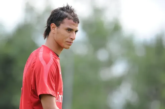 Framed Print : Marouane Chamakh at Arsenal Training Ground, 2010 Framed Print : Marouane Chamakh at Arsenal Training Ground, 2010