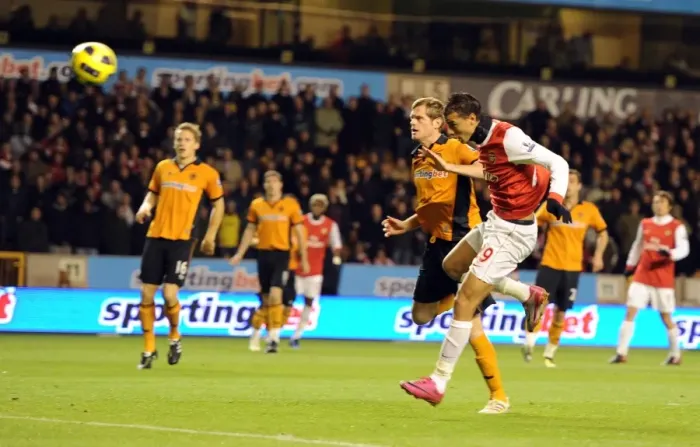 Framed Print : Marouane Chamakh heads past Wolves goalkeeper Marcus Hahnemann to score the 1st Arsenal goal