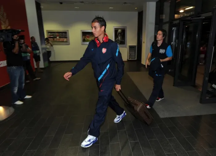 Framed Print : Marouane Chamakh and Tomas Rosicky (Arsenal) in the players entance. Arsenal 2: 1 Olympiacos