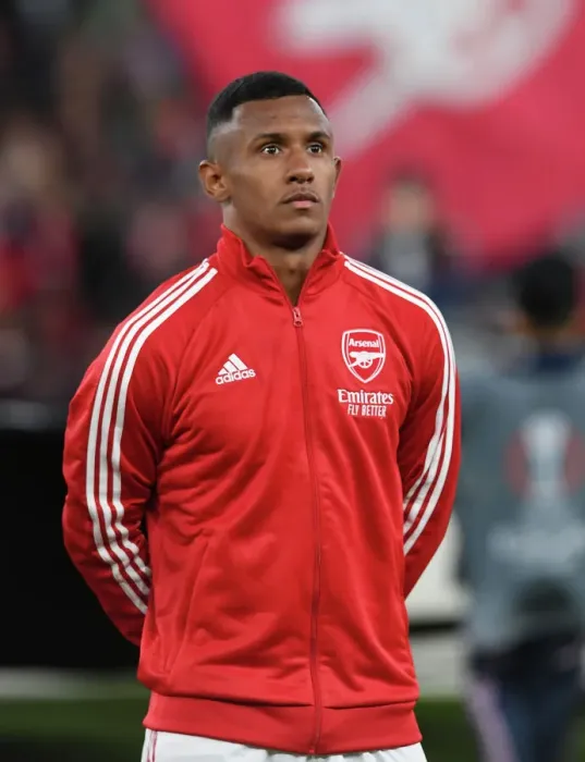 Framed Print : Marquinhos Prepares: Arsenal's Determination Against FK Bodo / Glimt in Europa League