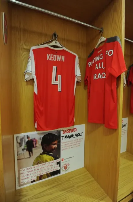 Framed Print : Martin Keown (Arsenal) kit. Arsenal Legends 4: 2 Milan Glorie