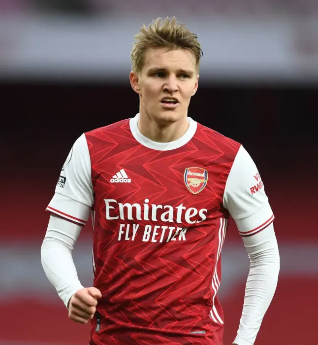 Framed Print : Martin Odegaard in Action: Arsenal vs. Tottenham Hotspur - Emirates Stadium, Empty Premier League Clash, 2020-21 Framed Print : Martin Odegaard in Action: Arsenal vs. Tottenham Hotspur - Emirates Stadium, Empty Premier League Clash, 2020-21