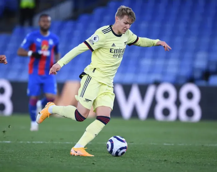 Framed Print : Martin Odegaard in Action: Arsenal vs. Crystal Palace - Premier League Clash, 2020-21 Framed Print : Martin Odegaard in Action: Arsenal vs. Crystal Palace - Premier League Clash, 2020-21