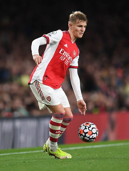 Martin Odegaard in Action: Arsenal vs. Crystal Palace, 2021-22 Premier League
