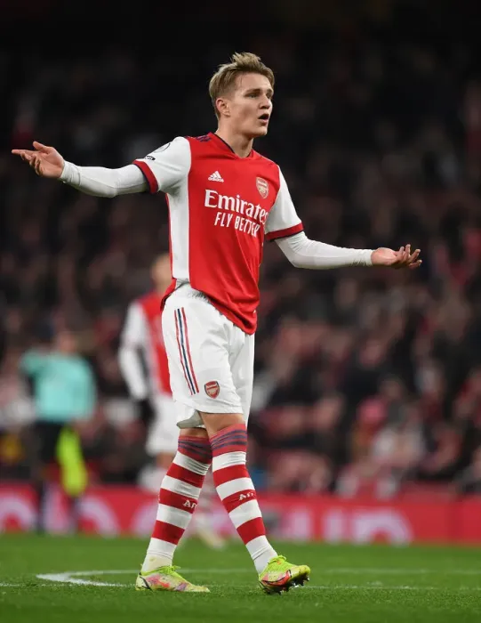 Framed Print : Martin Odegaard in Action: Arsenal vs. West Ham United, Premier League 2021-22 Framed Print : Martin Odegaard in Action: Arsenal vs. West Ham United, Premier League 2021-22