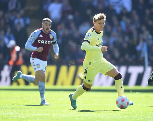 Martin Odegaard in Action: Arsenal vs. Aston Villa, Premier League 2021-22