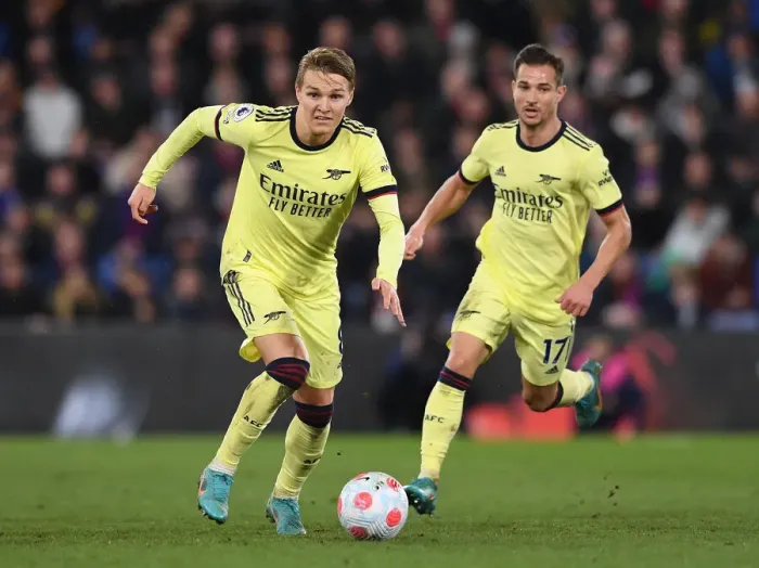 Framed Print : Martin Odegaard in Action: Arsenal vs. Crystal Palace - Premier League Clash (2021-22)