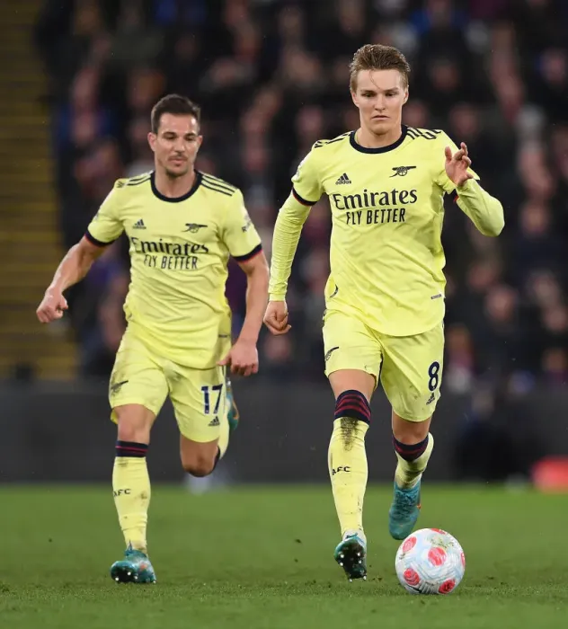 Framed Print : Martin Odegaard in Action: Arsenal vs. Crystal Palace - Premier League Clash (2021-22)