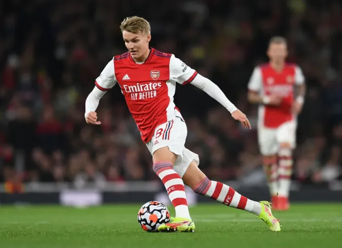 Framed Print : Martin Odegaard in Action: Arsenal vs Aston Villa, Premier League 2021-22