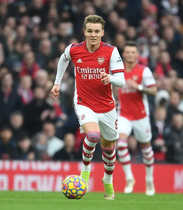 Framed Print : Martin Odegaard in Action: Arsenal vs Burnley, Premier League 2021-22